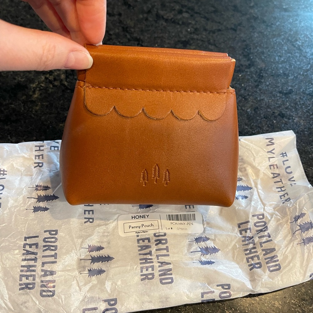 Portland Leather Honey Penny Pouch - Picture 2 of 7